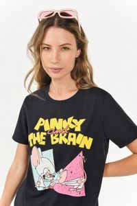 Oferta de Camiseta azul intensa cuello redondo con estampado de Pinky & Cerebro por $10,9 en Koaj