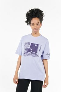 Oferta de Camiseta lila medio oversize con diseños de Mafalda y cuello redondo por $5,9 en Koaj