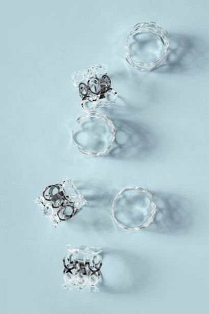 Oferta de Set de anillos con ondas plateadas para servilletas Concepts por $8,5
