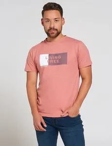 Oferta de Camiseta Living Free Coral por $18,95 en Moda RM