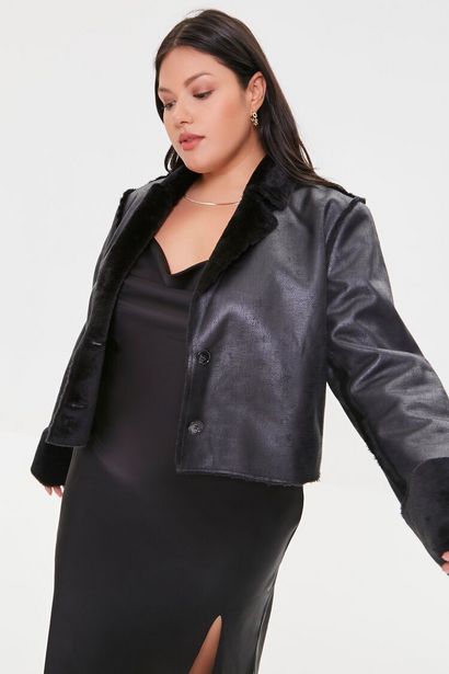 Oferta de Plus Size Faux Leather Jacket por $9 en Forever 21
