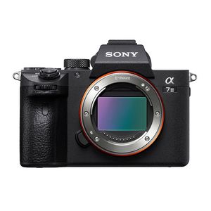 Oferta de Alpha 7 III con sensor de imagen full-frame de 35 mm (Solo Body) por $2199 en Sony