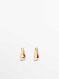 Oferta de Pendientes Triángulo Baño Oro por $55,5 en Massimo Dutti