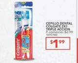 Oferta de Cepillo dental Colgate 2 x 1 Triple acción  por $1,99 en Tia